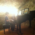 Adrià al piano